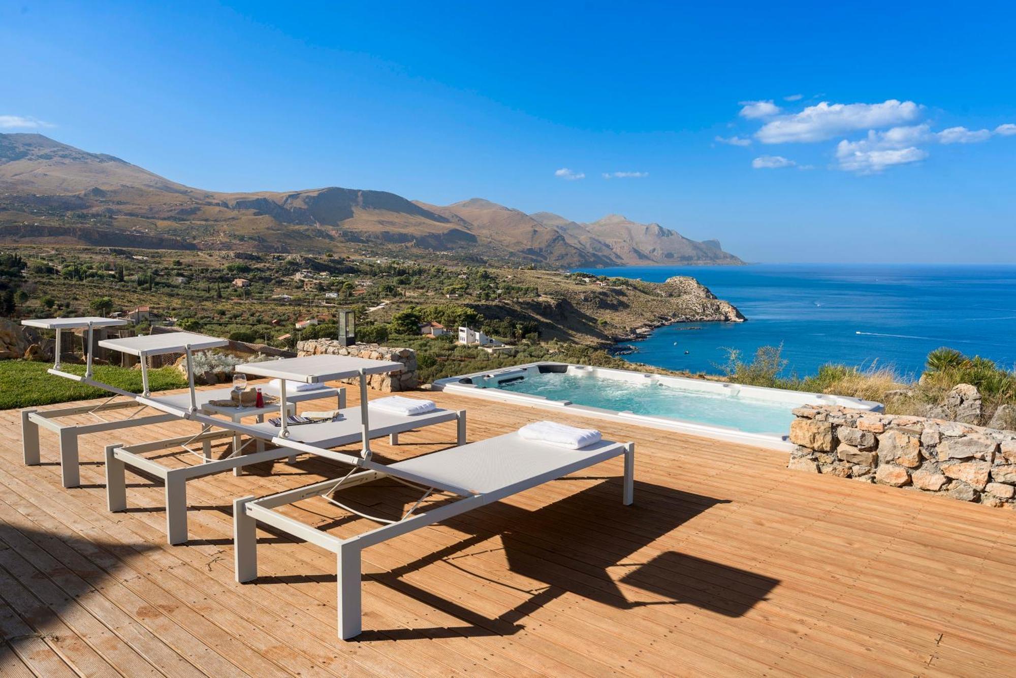 Cala Bianca Villa *